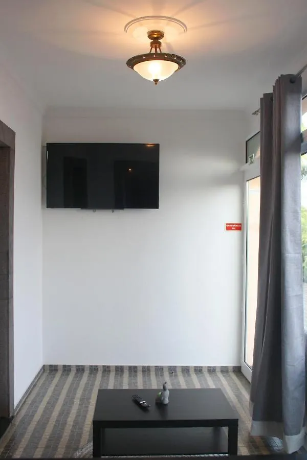 Lugar Dos Louros 1 Apartment Estreito Da Calheta